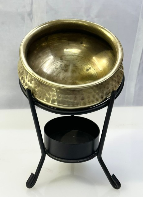 Brass Kulcha Handi With Stand 